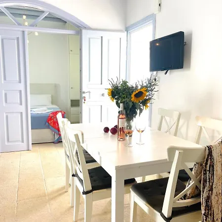 Aphrodite Sunshine *